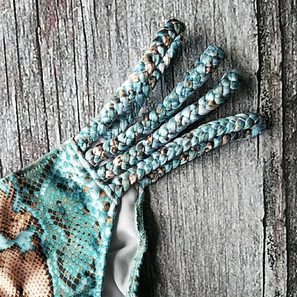 Gorgeous Snakeskin 2 piece Bikini set - Picture 4 of 8